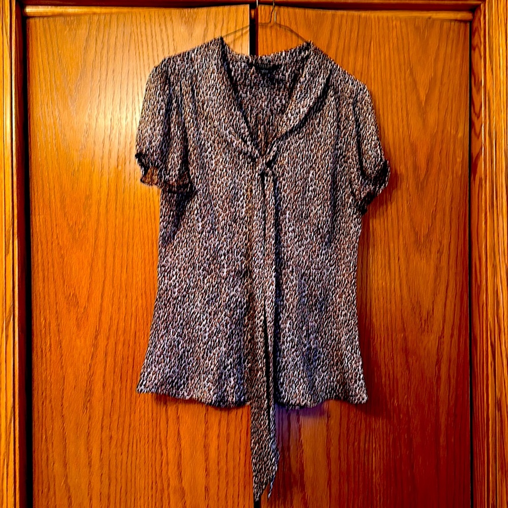 Blouse NWOT White House Black Market large